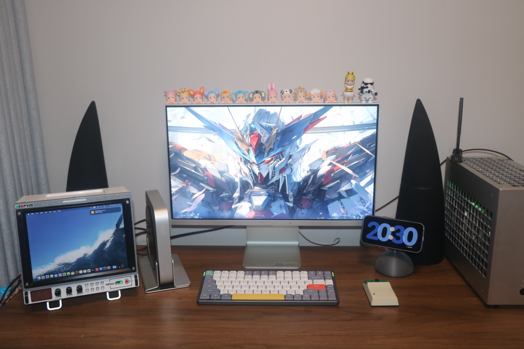 Vintage CRT | 9.7" 2K Display | Retro PC Monitor | CRT retro-style