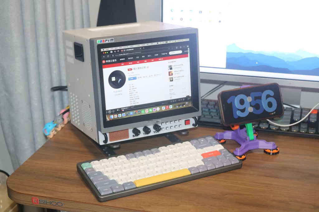 Vintage CRT-Inspired Desktop Monitor | 9.7" 2K Display | Retro Design with Modern Features